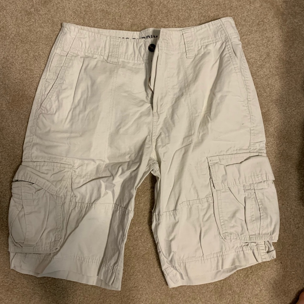 Men’s 30 cargo shorts light grey